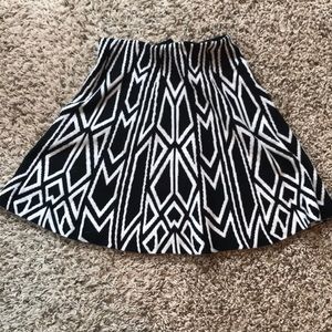 Geometric print skirt